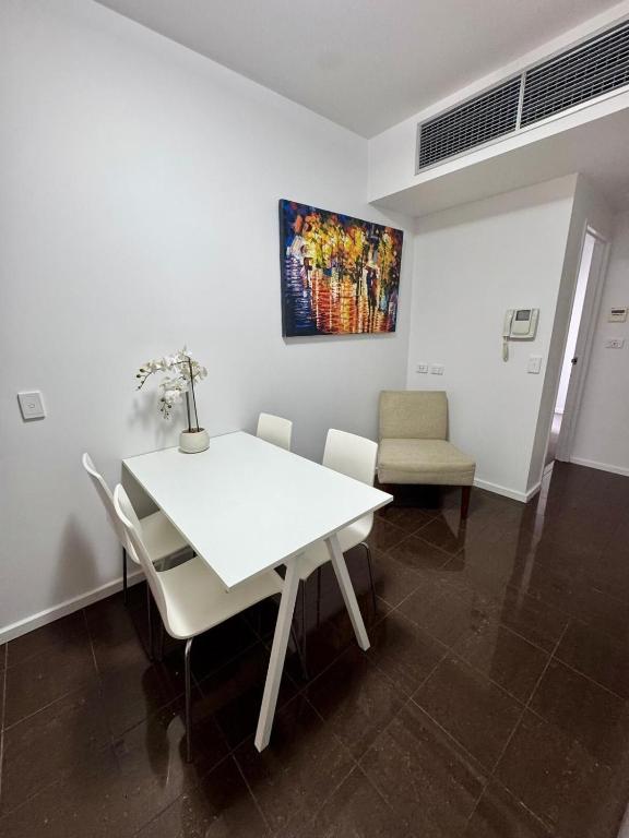Adelaide City 2 bedrooms & 1 bathroom apartment - Chambres d'hôtes Adélaïde