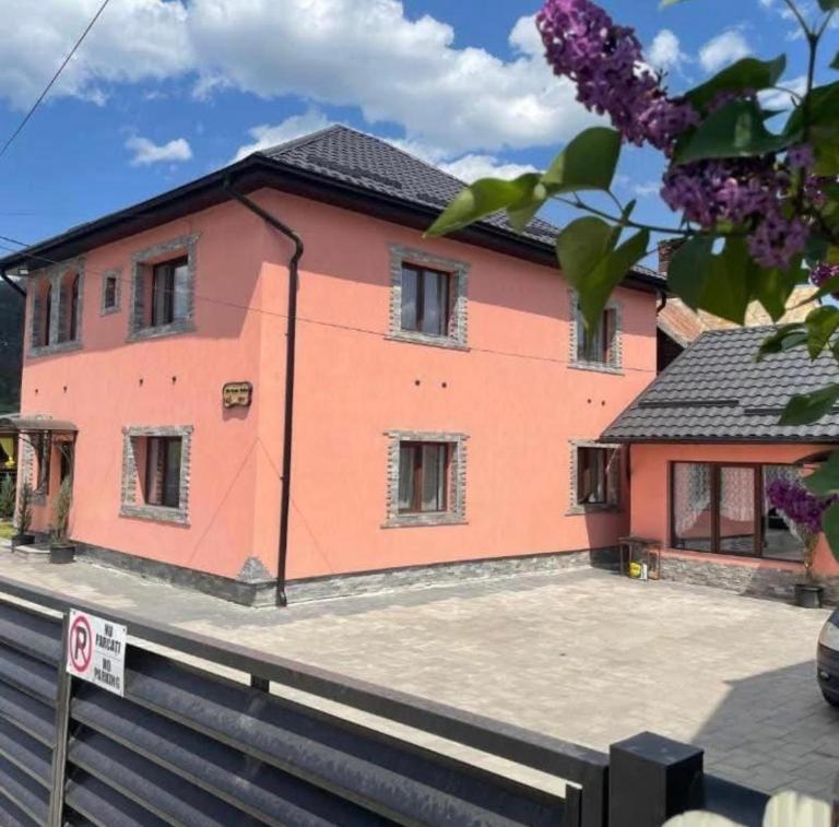 Casa Rarăului - Chambres d'hôtes Câmpulung Moldovenesc