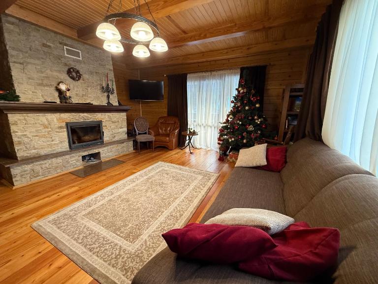 WOOD house - Bed and Breakfast Skhidnytsia