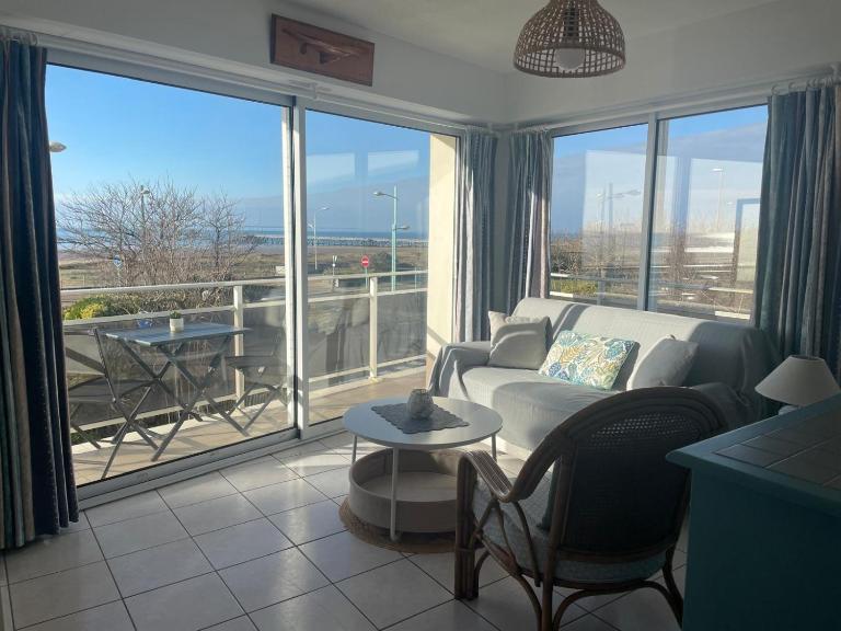 Appartement T2 vue mer les pieds dans l'eau avec parking privé - Chambres d'hôtes Saint-Jean-de-Monts