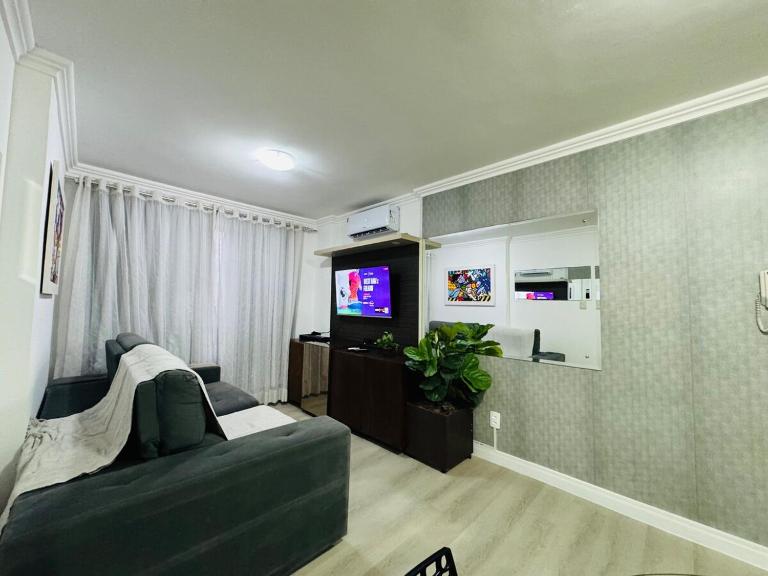 2 Dorm 1 Vaga Ap 201 - Frente ao Shopping da Av Brasil - B&B Balneário Camboriú