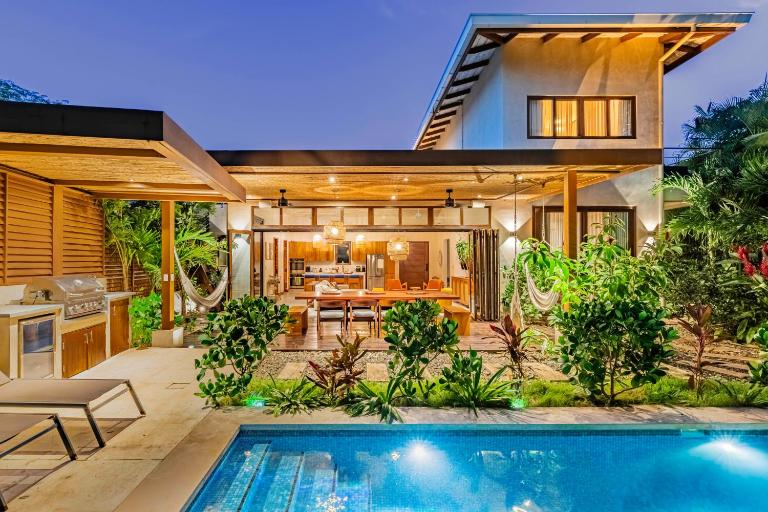 Casa Cheetah Gated Luxury Villa with Guest House - B&B Tamarindo
