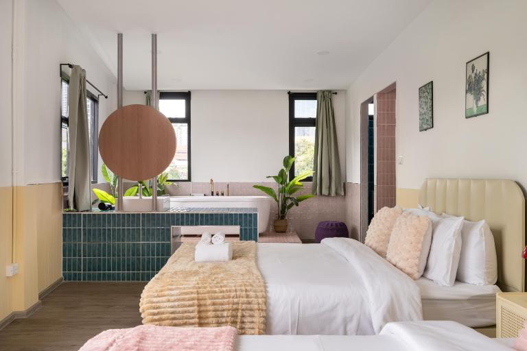 MIQ Ekkamai1 - 5BR house 65 inch TV - B&B Bangkok
