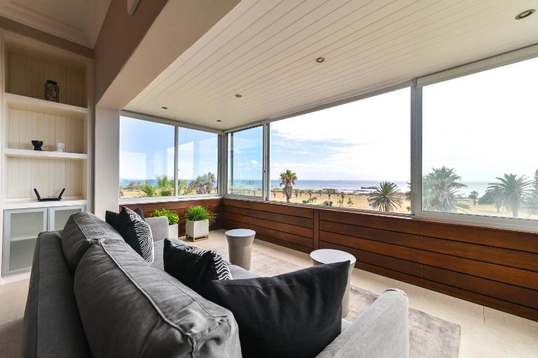 6 Selwyn Court - Beach Front - B&B Port Elizabeth