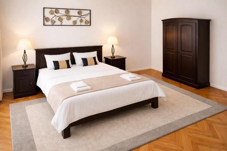 Mid Ultra Central Apartments, Self Check In - B&B Oradea