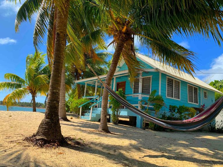 The Village Inn - Bed and Breakfast Placencia