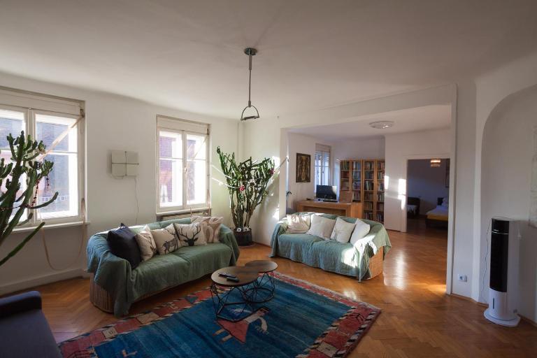 Großes Urbanes Design-Apartment mit 2 Balkonen - B&B Graz