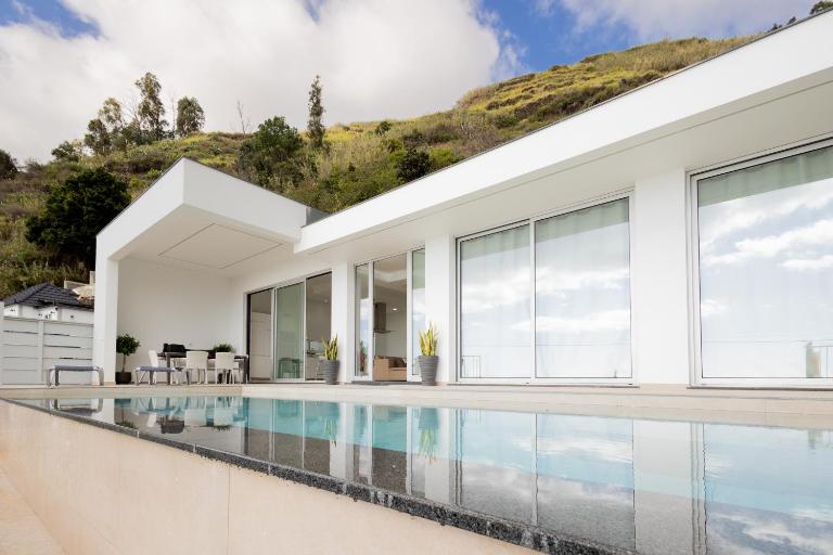 Bela Vista - pool - B&B Arco da Calheta