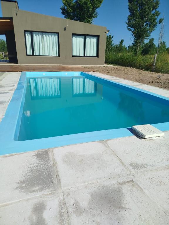 Casa a estrenar En Trapiche - Pileta privada - Chambres d'hôtes El Trapiche