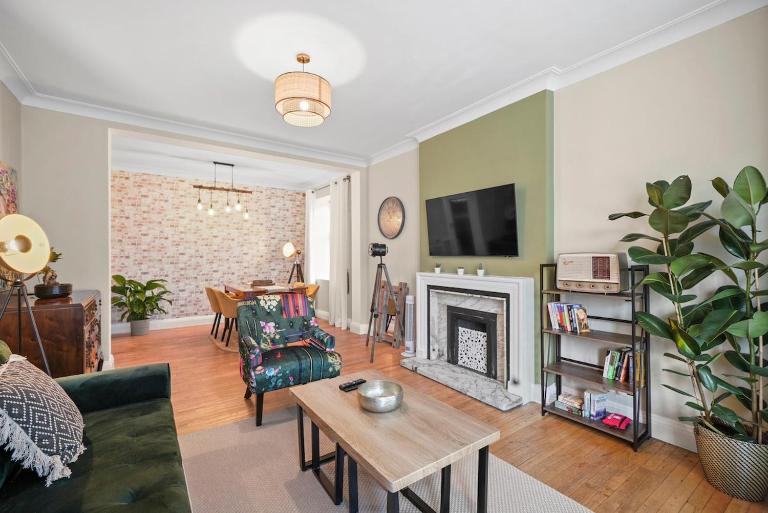 Spacious Modern 3 Bed Apartment in Hendon NW4 - B&B Colindale