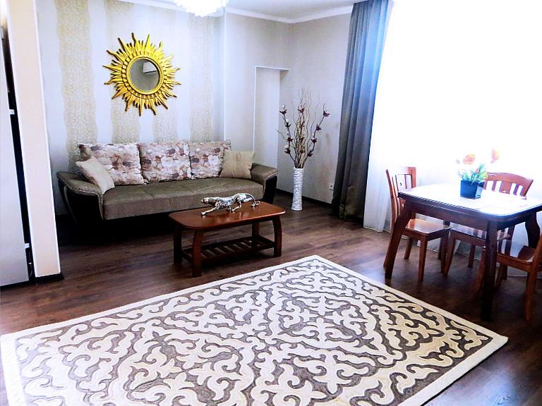 Bishkek House Apartament 2 - Chambres d'hôtes Bichkek
