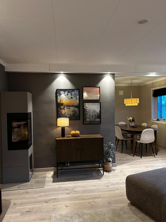 Cozy Apartment - Near Downtown - Parking - B&B Tromsø
