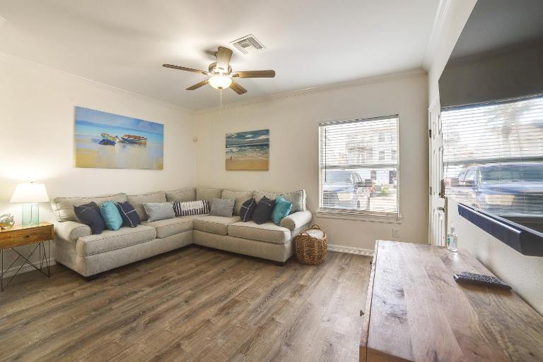 Modern Island Condo w/ Pool: Steps to the Beach! - B&B South Padre Island