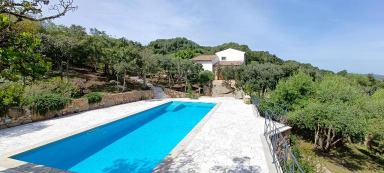 Autentico stazzu con piscina - B&B Barrabisa