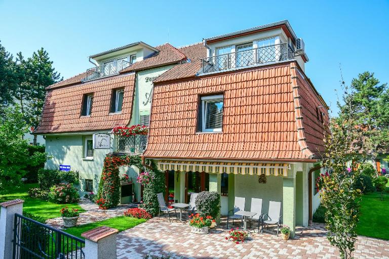 Penzion Astra - Ferienwohnung Piešťany