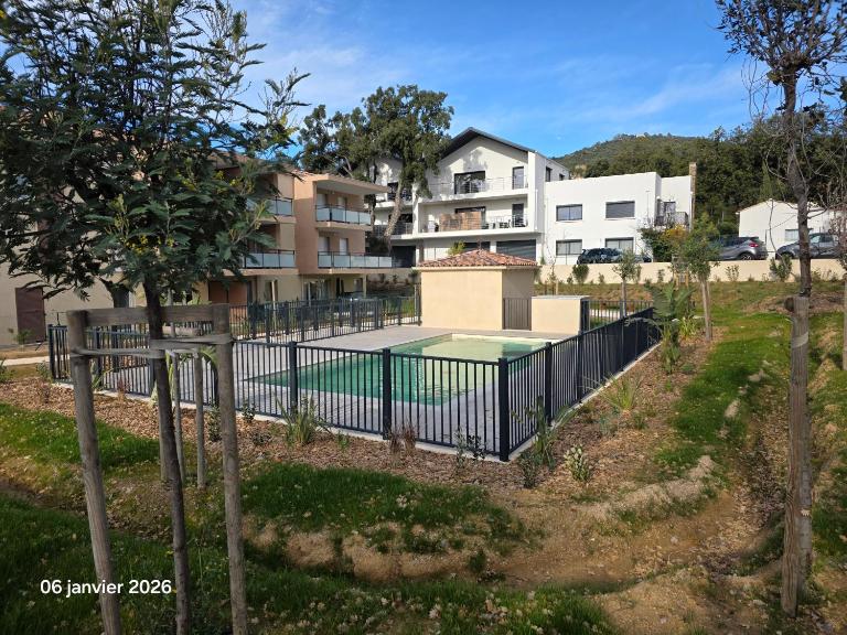 Spacious appartment in a residence with pool - B&B Bormes-les-Mimosas