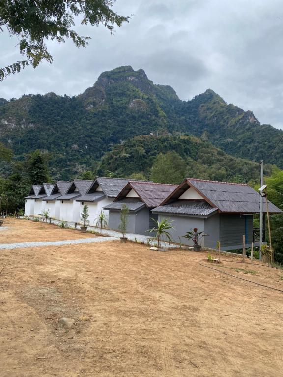 Thavisok Guest House - B&B Nong Khiaw