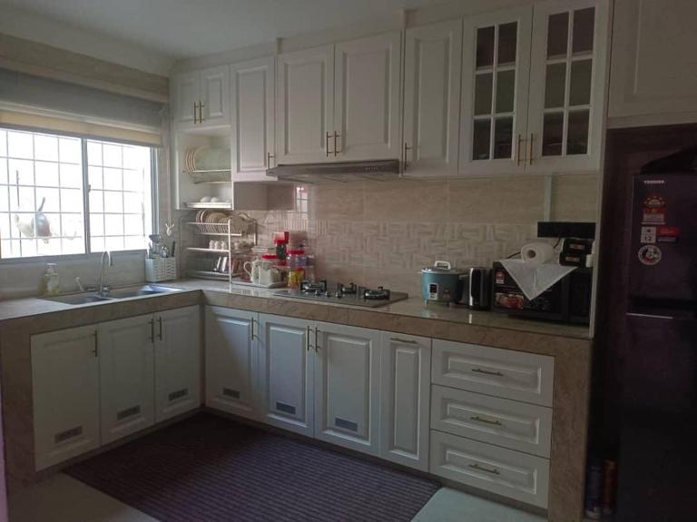 Homestay Taman Kembang Sari - Bed and Breakfast Seri Kembangan