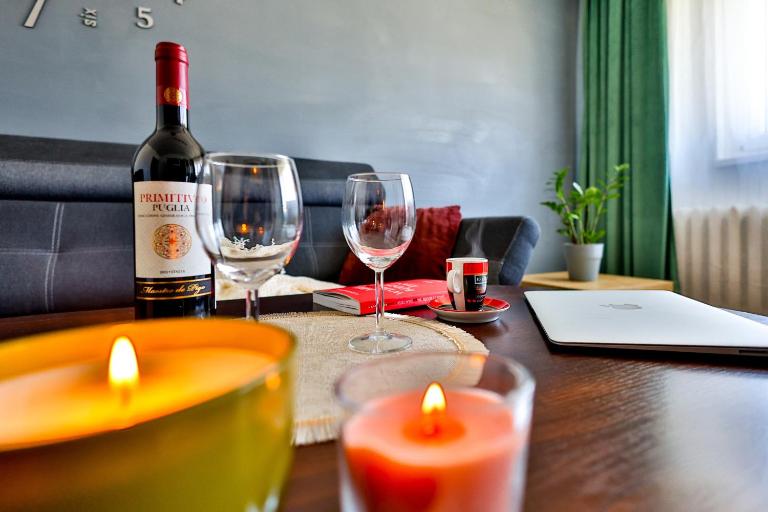 Polbooking Apartments - Warszawska 1 - B&B Sosnowiec