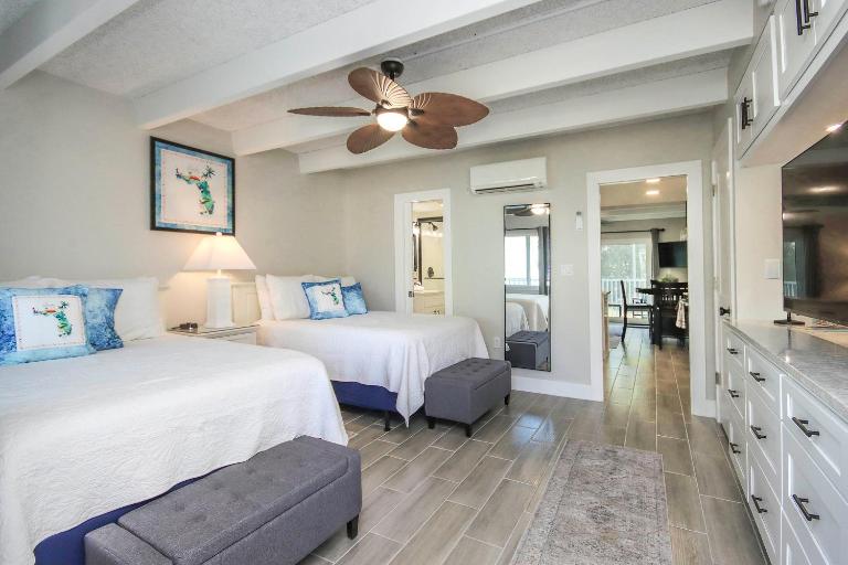 1BR Sanibel condo - Short walk to the beach - Colony Inn 56 - Bed and Breakfast Sanibel