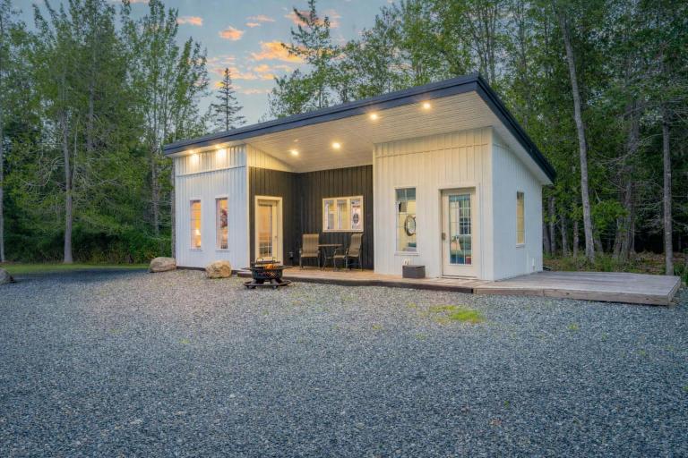Secluded Bungalow Near Acadia and Bar Harbor -Private- Pet Friendly - Ferienwohnung Lamoine Corner