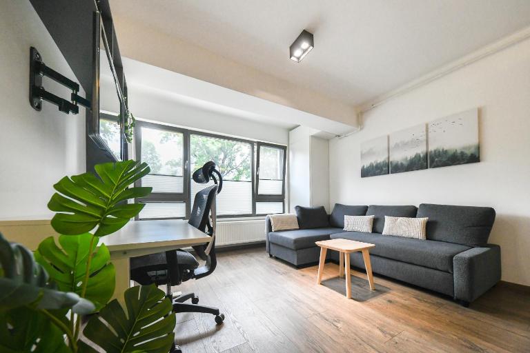 Modern Apartment in a Quiet Area - Ferienwohnung Klausenburg