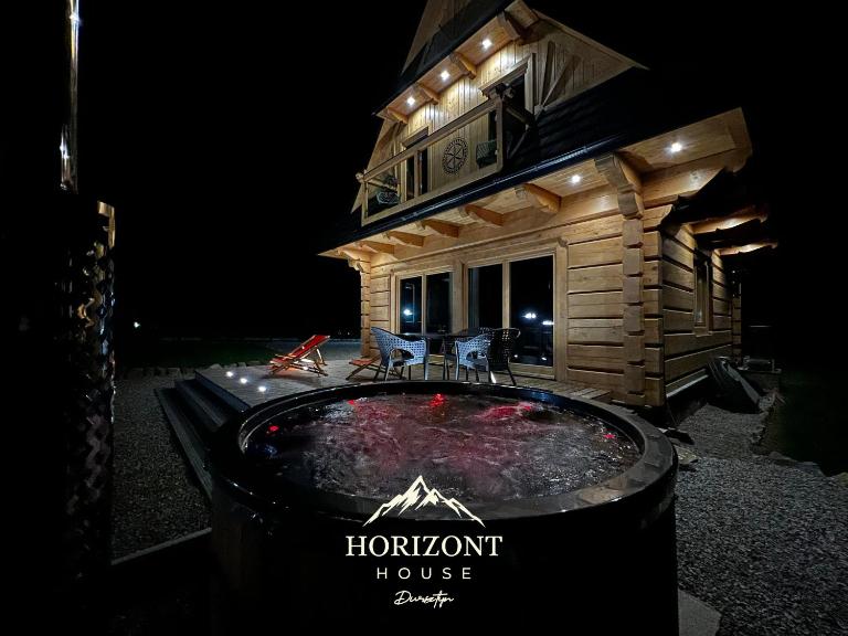 Horizont House - domki z prywatnymi baliami oraz ogólnodostępną sauną - IZBY PODHALAŃSKIE - B&B Dursztyn