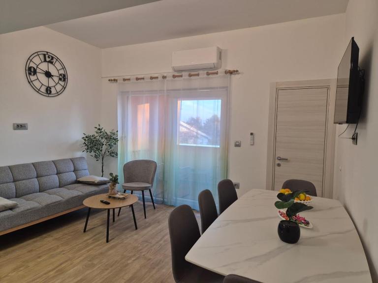 Apartman Meghan - B&B Pola