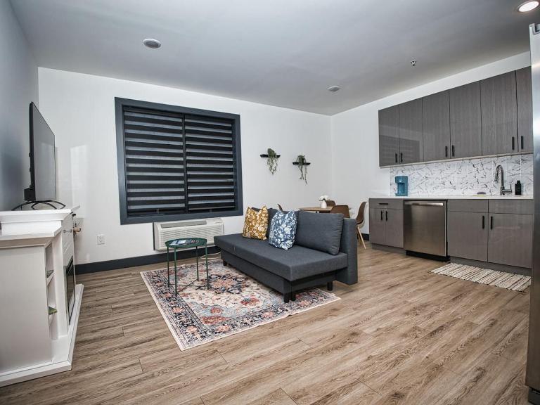 Excellent Location-20 Minutes to NYC-Free Parking - Bed and Breakfast West New York