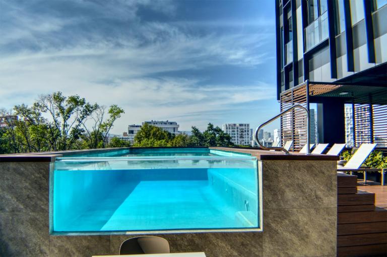 Country Club 1BR KingSize Bed with Air Conditioner & Amazing Views - Chambres d'hôtes Guadalajara