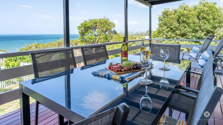Peter's Cottage - A Coastal Gem In Historic 1770 - Ferienwohnung Seventeen Seventy
