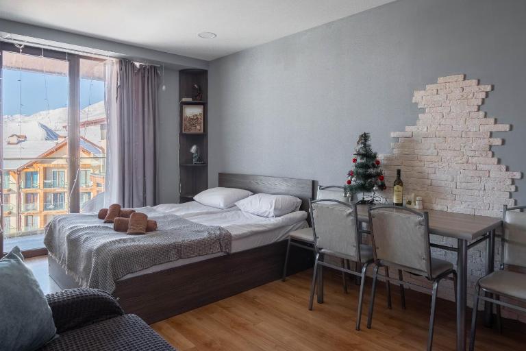 Apartment with mountains view near to the gondola - B&B Gudauri