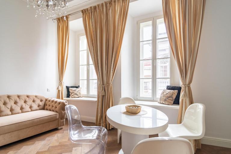 Old Town Luxury apartment self check inn - B&B Vilna