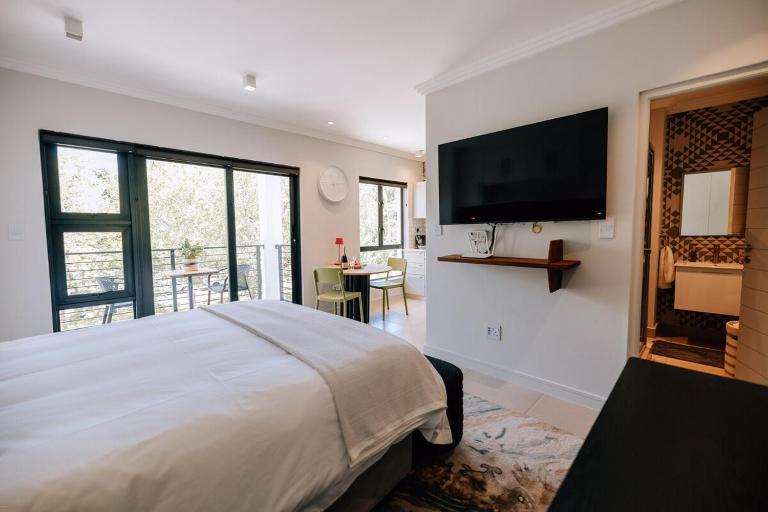 10 at The Alxndr - Stellenbosch Central - Ferienwohnung Stellenbosch