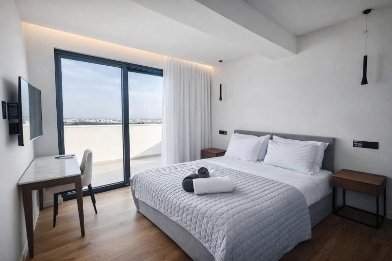 Sky Suites Nicosia - B&B Stróvolos