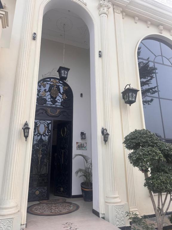 1 kanal entire portion s 1 BR 2BR 4BR as per ur need 3 min Dha Raya 5 min Airport & Dolmen Mall peaceful home - B&B Lahore