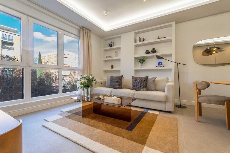 Maravilloso y recién reformado apartamento en Castellana - B&B Madrid
