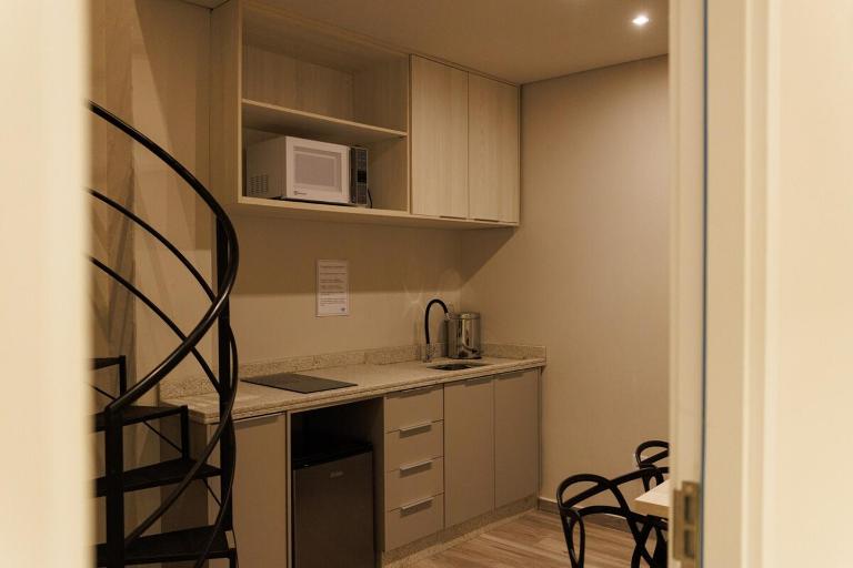 Lou Suites 17 - Studio completo e urbano - B&B Guarapuava