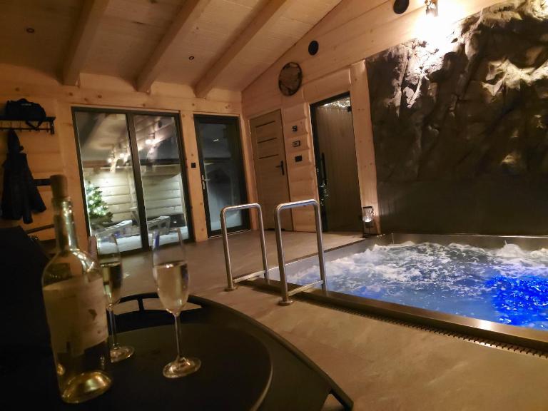 Apartamenty U Jagielonki Jacuzzi & Sauna - Bed and Breakfast Poronin