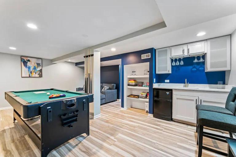 Newly remodeled Near Lake 4BR Hot Tub Navy Family home - Ferienwohnung Gages Lake