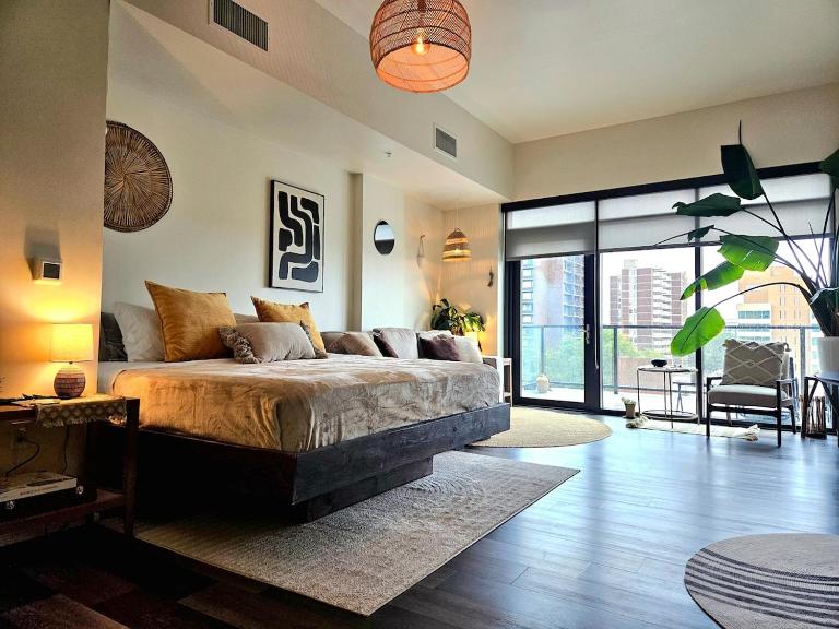 Cherry Creek Rooftop Oasis - Bed and Breakfast Denver