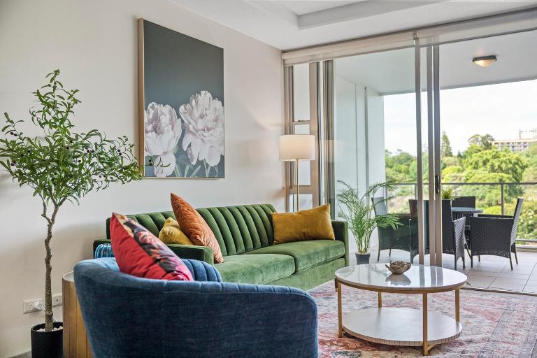 Stylish Roma Parklands Retreat - Stunning Park views from every room, Heated Pool, Gym, Private Carpark, Suncorp Stadium, 10 min walk to CBD - Ferienwohnung Brisbane