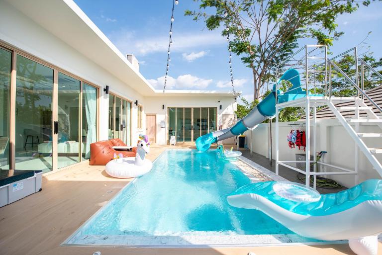 Neko Pool Villa Sattahip - B&B Sattahip