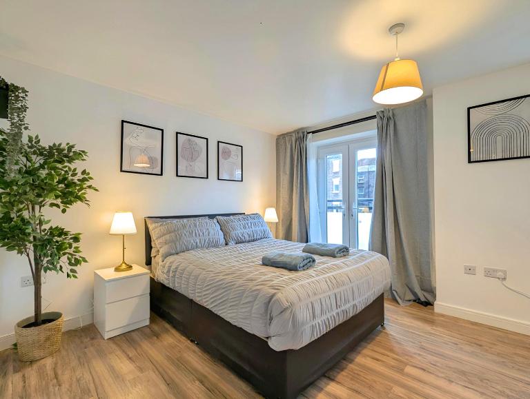 Guest Rooms Near Centre & Anfield Free Parking - B&B Liverpool