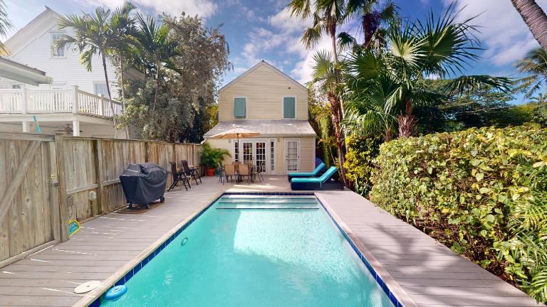Jasmine Place - Bed and Breakfast Key West