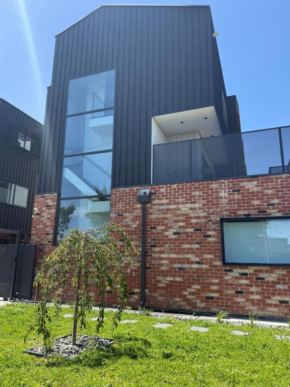 Maidstone Marvel - Luxury Style Brand New Townhome - B&B Tottenham
