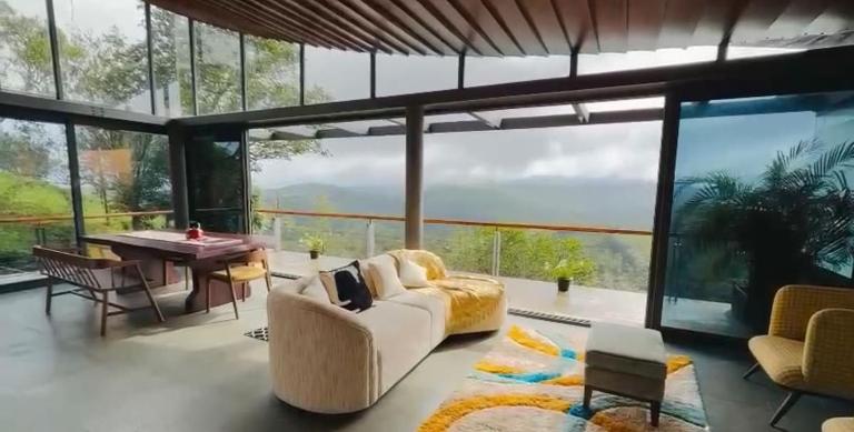 Soul - A boutique resort with 4 bed rooms ,lounge ,Infinity pool and in house Restaurant - B&B Vagamon