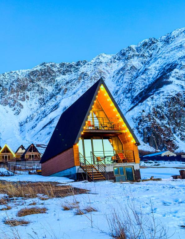 Chill inn kazbegi - B&B Stepantsminda