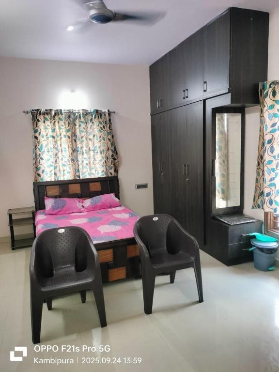 Private room-exclusive bathroom and kitchen pantry - B&B Kumbalgod