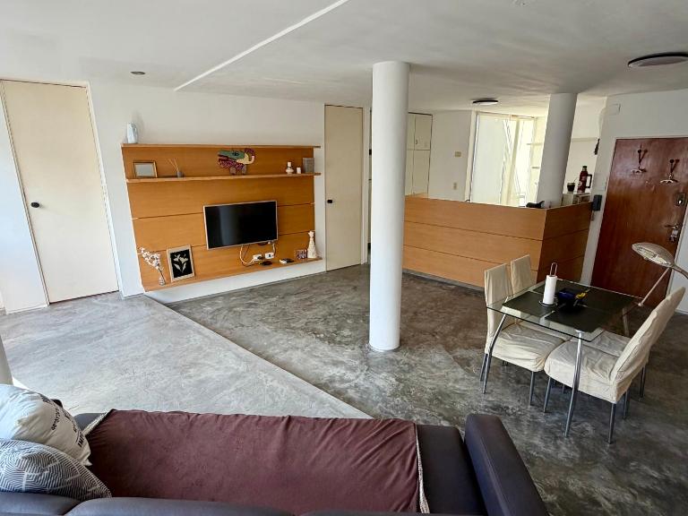 Amplio Departamento - Excelente ubicación sobre el Río - B&B Rosario